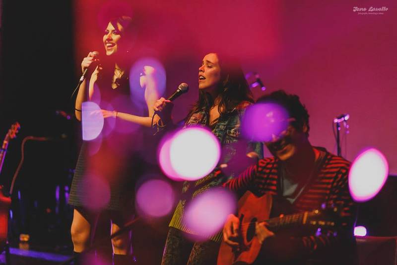Stage · Tahuano