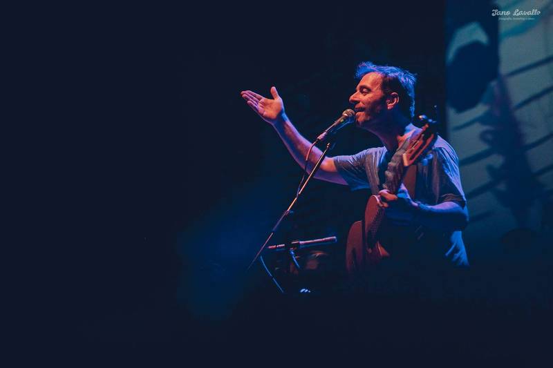 Stage · Tahuano